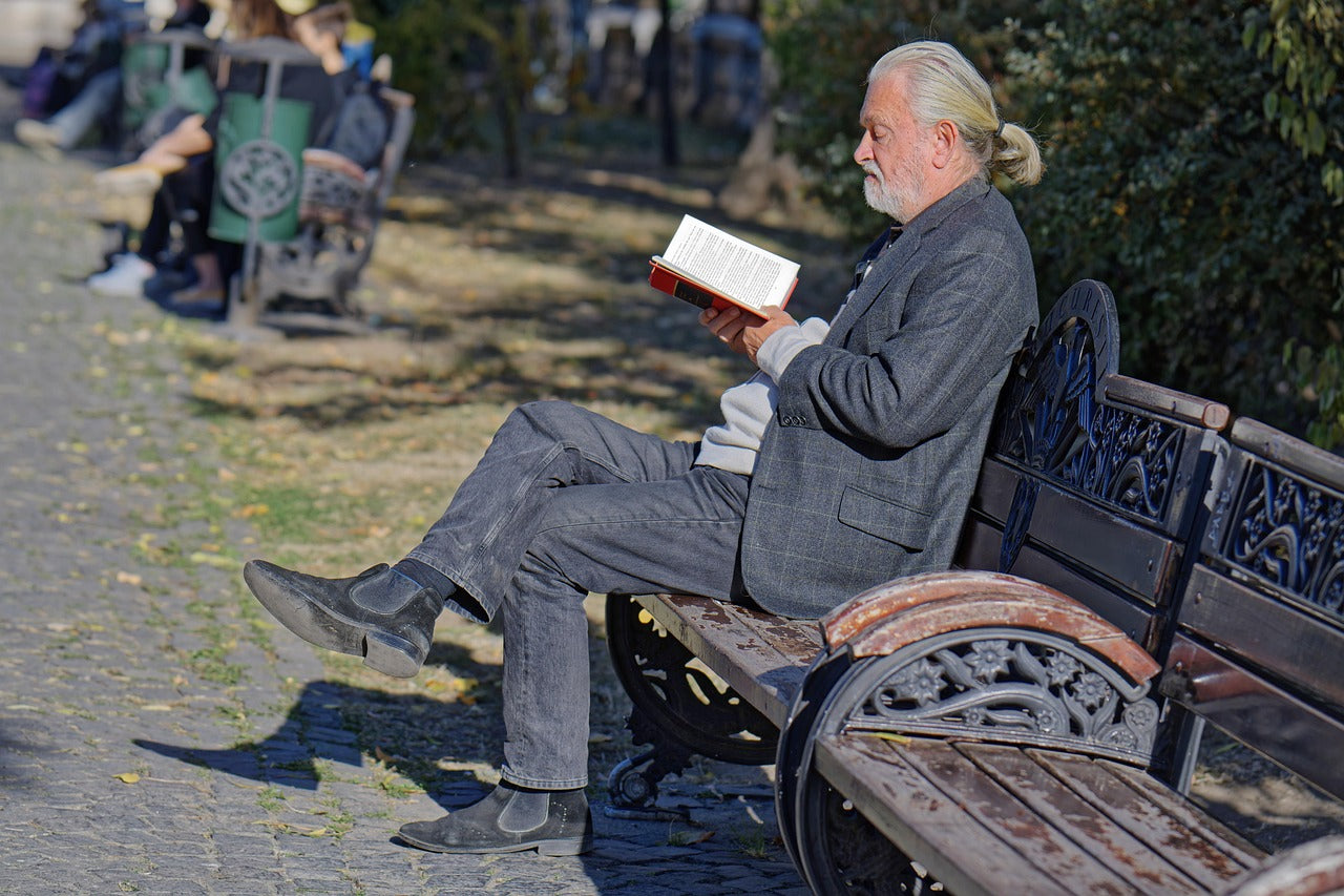A Seat of Remembrance: The Enduring Power of Memorial Benches in Public Spaces - The Charming Bench Company