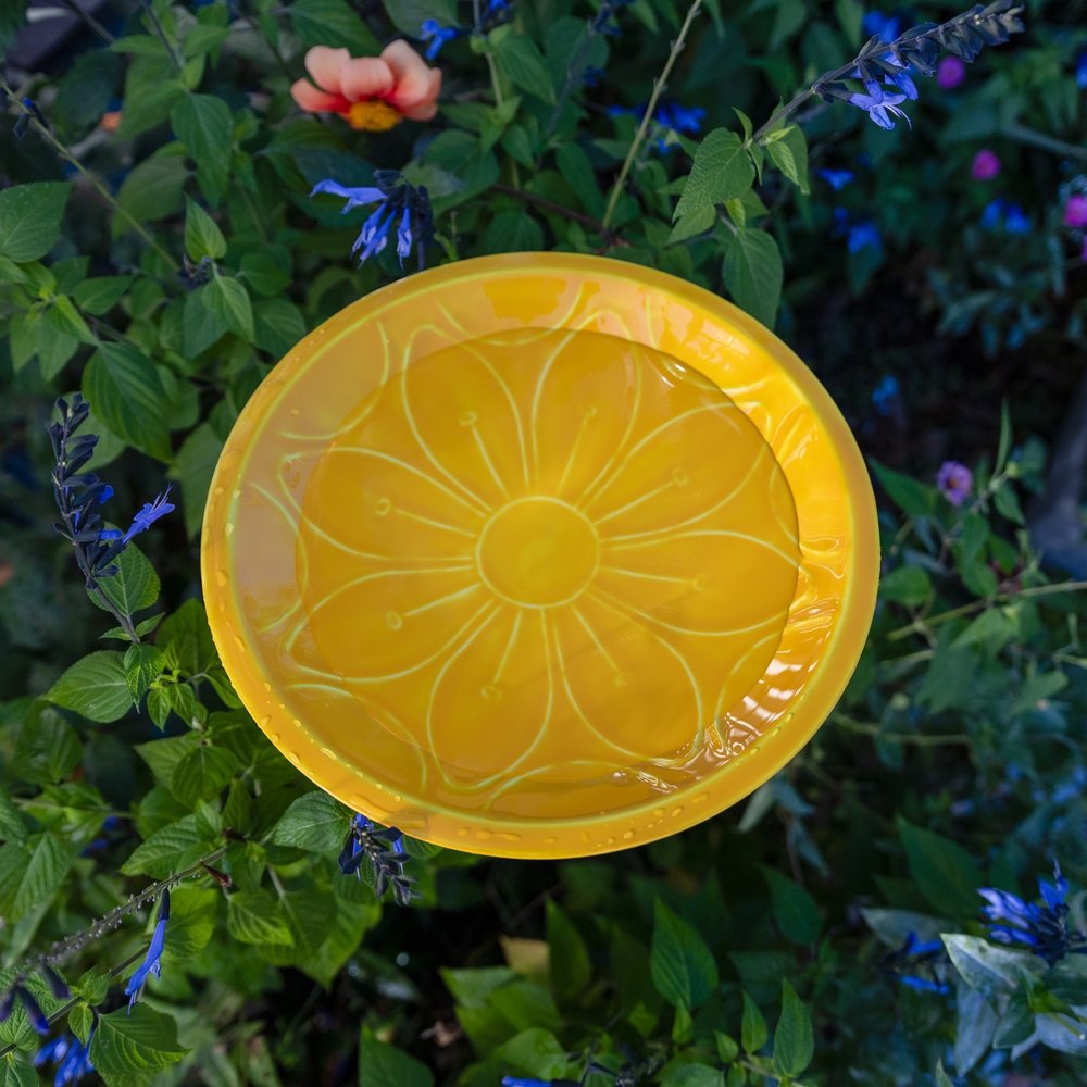 12" Lolly Embossed Birdbaths with Garden Stake Birdbath