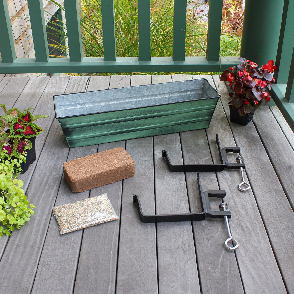 Bloom Box Garden Growing Kit with Wall Brackets Achla Designs