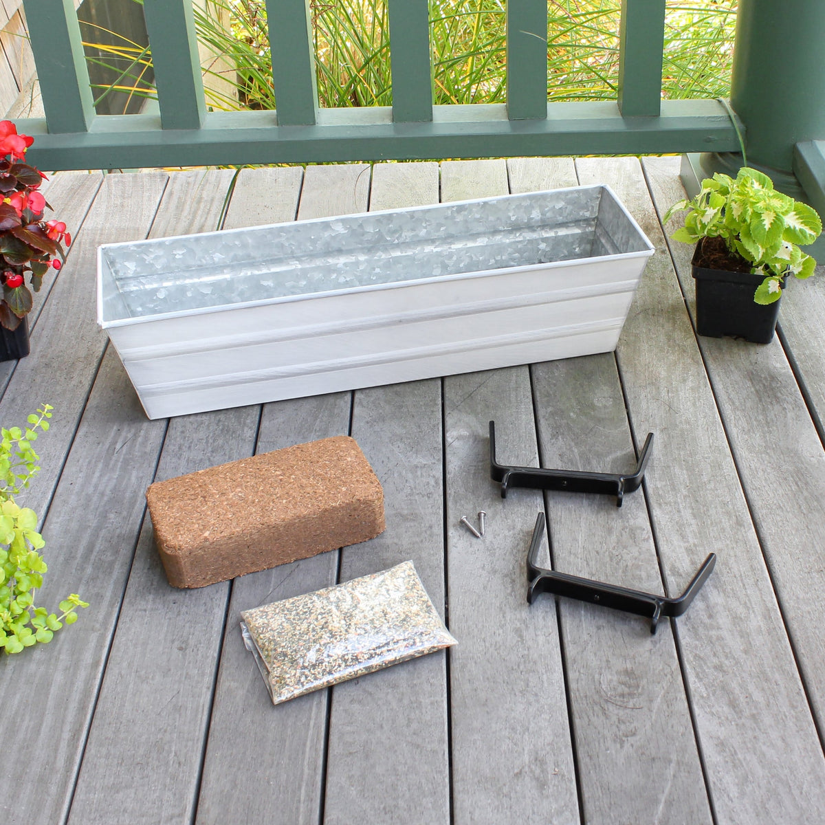Bloom Box Garden Growing Kit with Clamp-On Brackets Achla Designs
