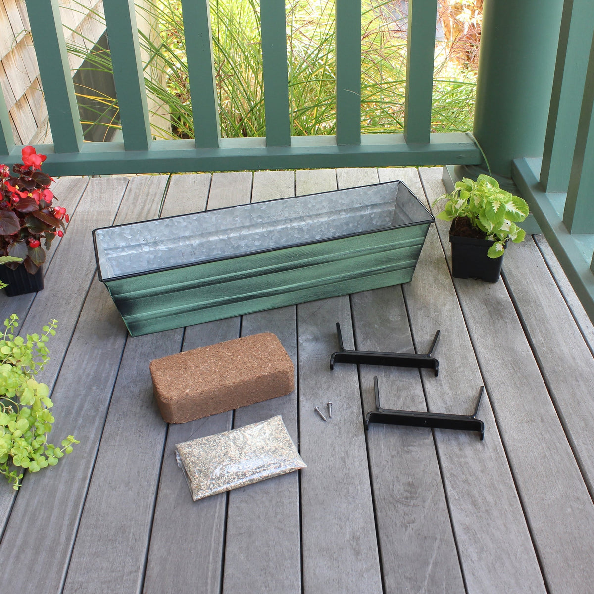 Bloom Box Garden Growing Kit with Clamp-On Brackets Achla Designs